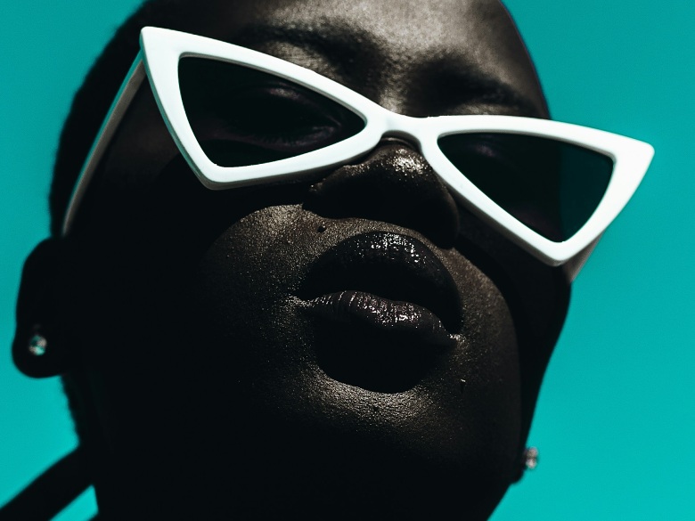 Haute Couture trifft auf Streetwear-Ästhetik